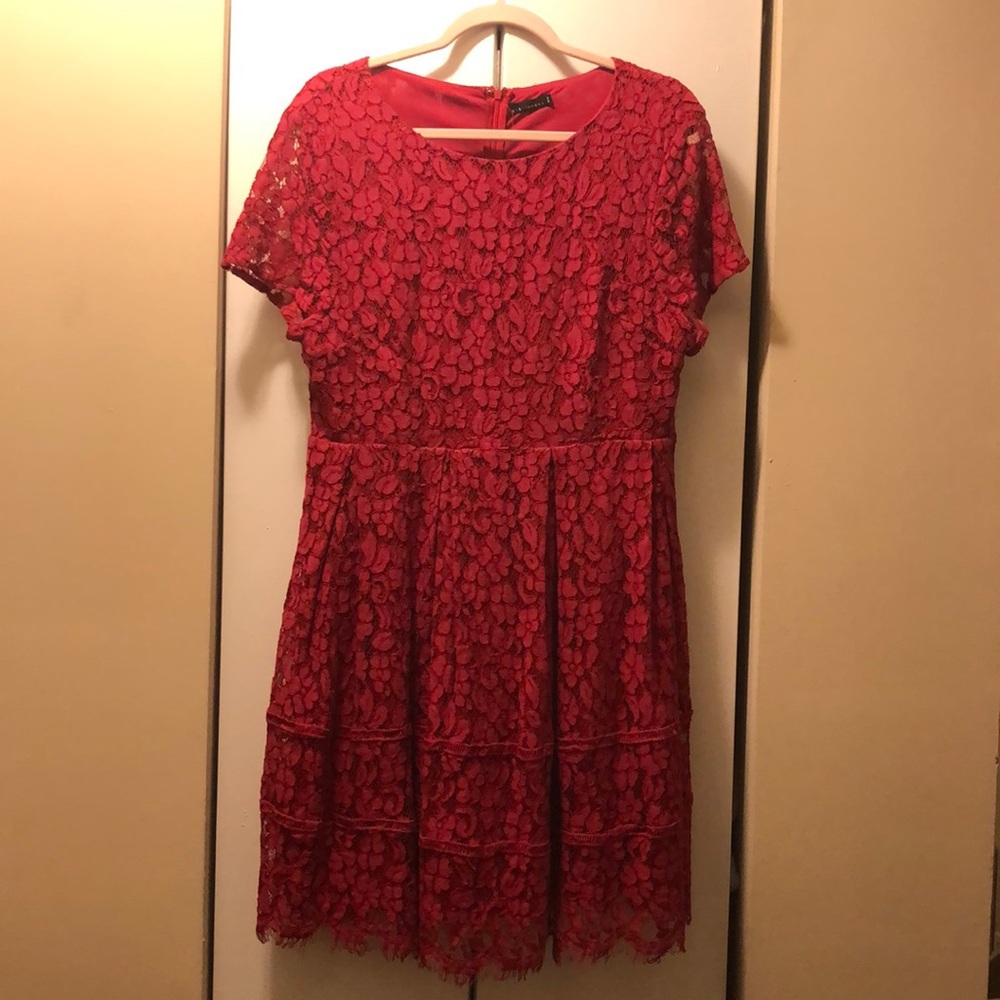 Zibilondon Flattering Red Lace Dress